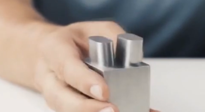 <strong>視頻：肉眼（yǎn）看（kàn）不到縫（féng）隙的精密加工</strong>