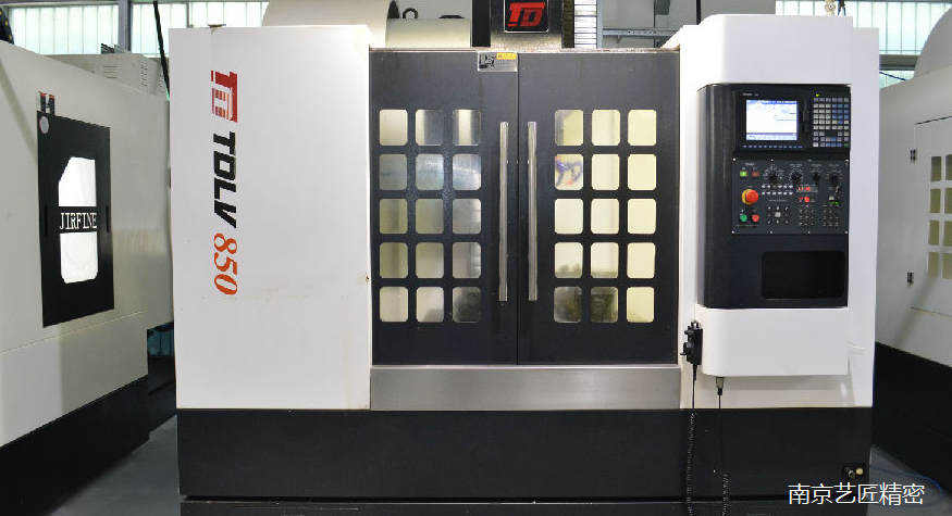 <strong>CNC數控加工中心加工精度是評價零件加工表麵幾何參數的術語</strong>
