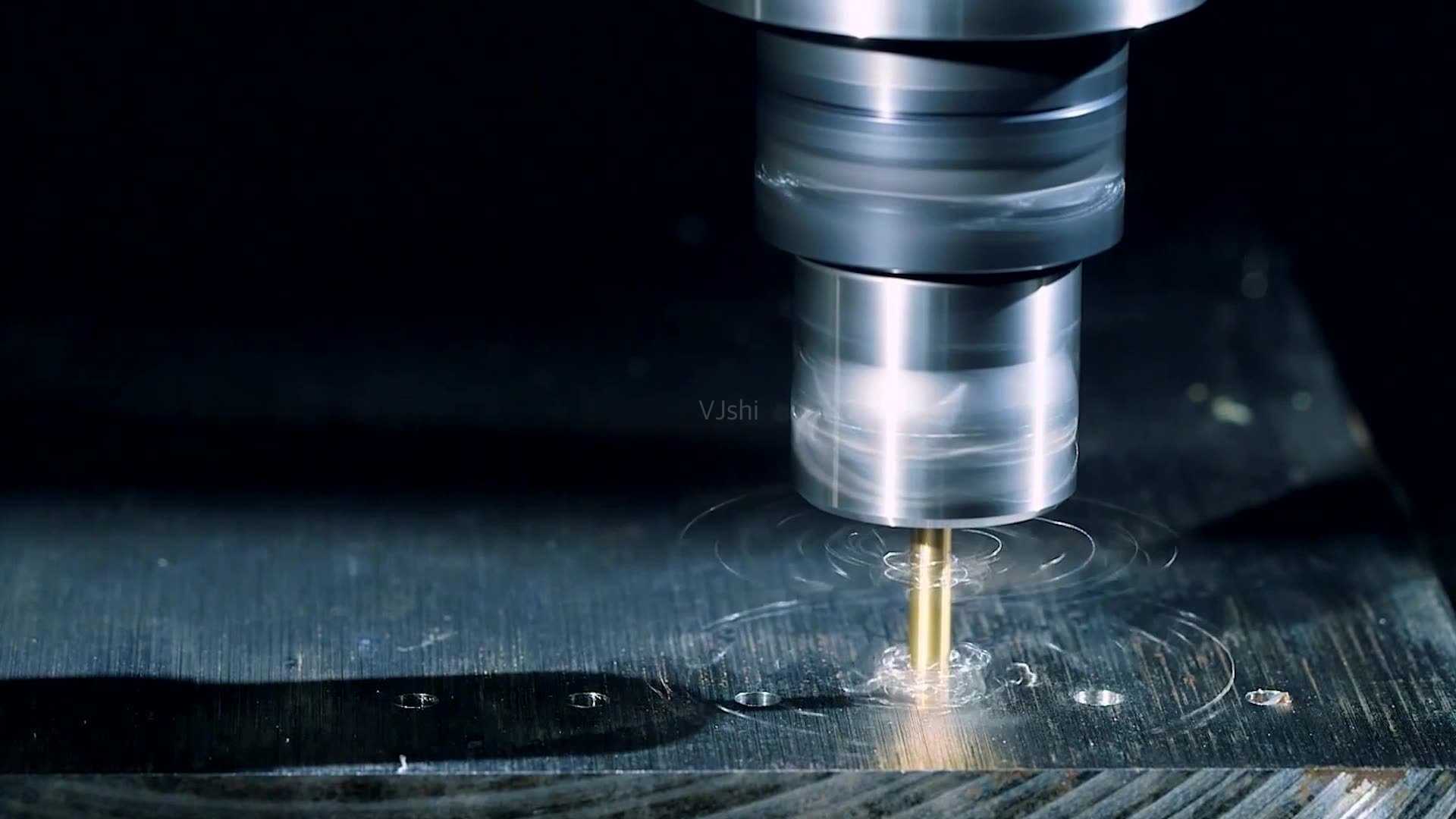 <strong>軸類零件加工：螺旋（xuán）輸送機有軸跟無軸的區別</strong>