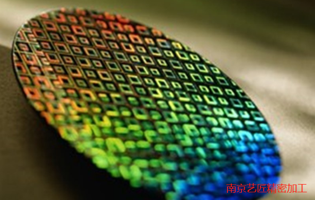 <strong>精密晶片在武器、5G、人工（gōng）智慧（AI）和機器人等方麵商家必爭</strong>