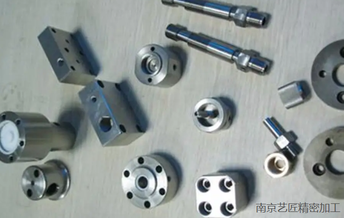 <strong>鋁合金精（jīng）密模鍛（duàn）加工順序:坯料準備、坯料加熱、精鍛（duàn）工（gōng）藝及壓下量、工藝間整（zhěng）理、潤滑</strong>