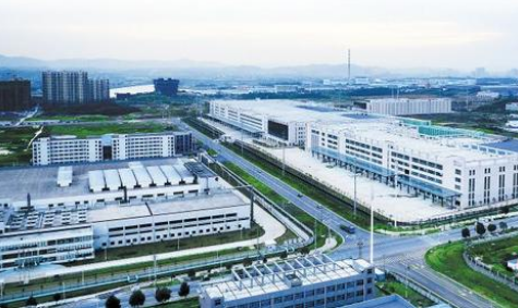 <strong>江蘇省內（nèi）首個五軸精細（xì）加工車間，從落戶南京經開區到試產僅用一個月時間</strong>