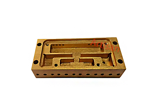 <strong>圖一：波（bō）導精密加工..</strong>