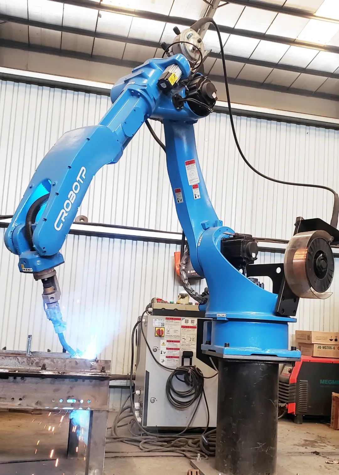 高效焊接機器人,開創精密加工新時代! 高效焊接機器人,開創精密加工新時代(dài)!