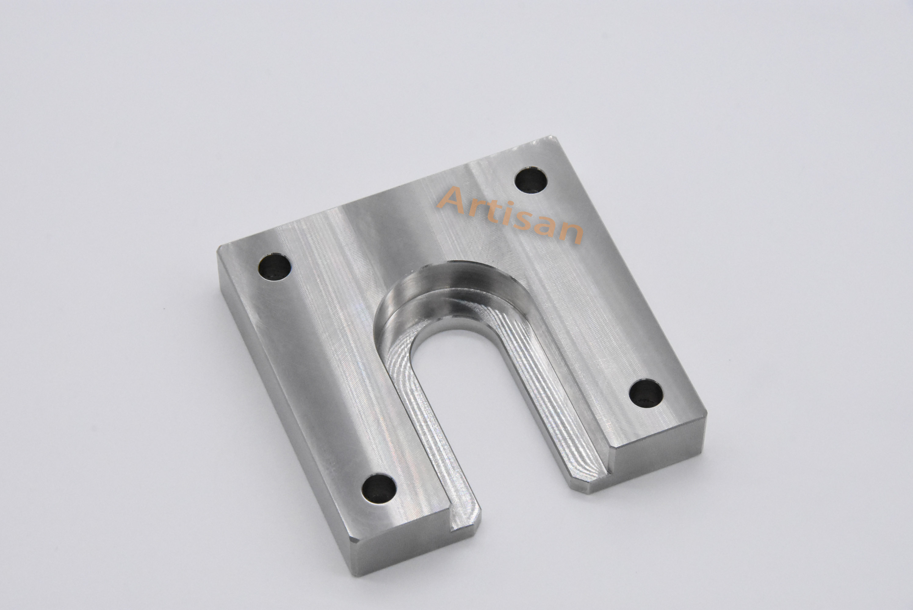 <strong>機械類精密件加工：板（bǎn）</strong>