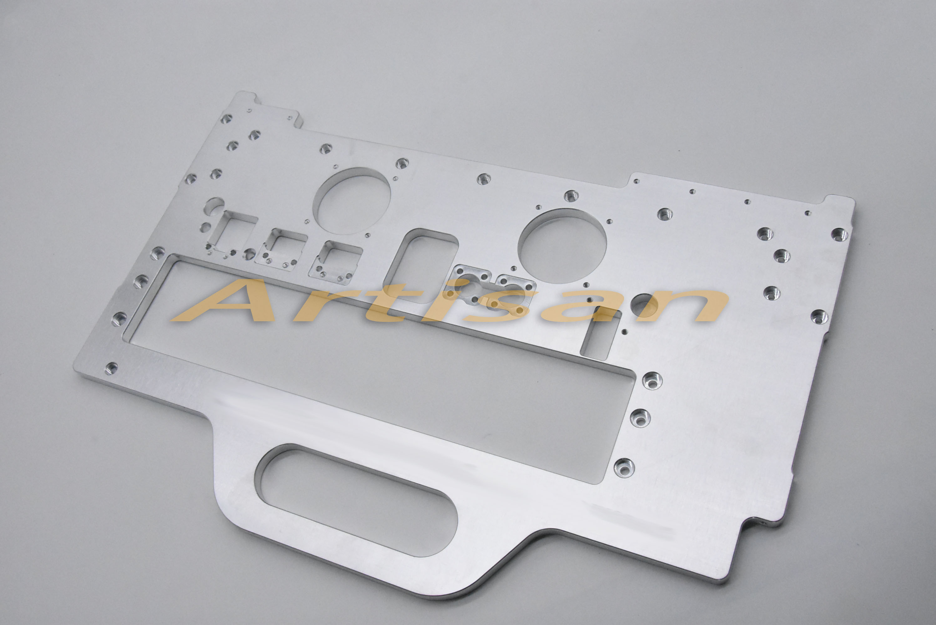 <strong>電子類精（jīng）密件加工：板1</strong>