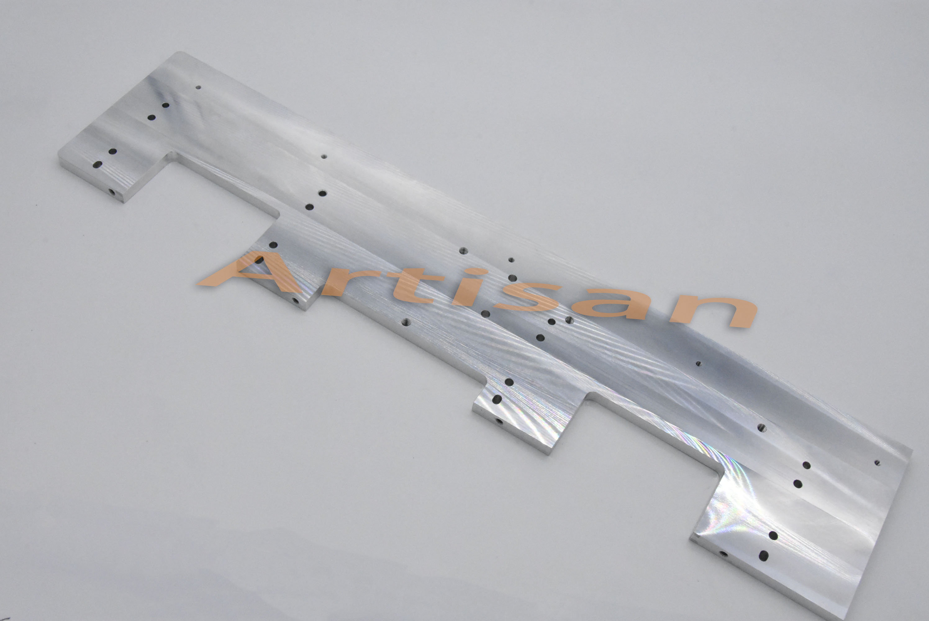 <strong>電子類精密件加（jiā）工：安裝板（bǎn）1</strong>